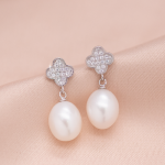 Aretes largos de perla drop diseño de flor