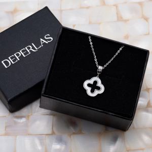 Juego cadena y dije de flor hueca en madre perla