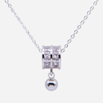 Juego de cadena de rodio con dije de barrilito con pavé de circones y esfera colgante