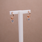 Media arracada con cristal transparente