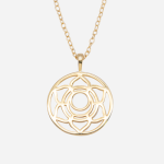 Juego de cadena de vermail con dije de flor con 6 pétalos