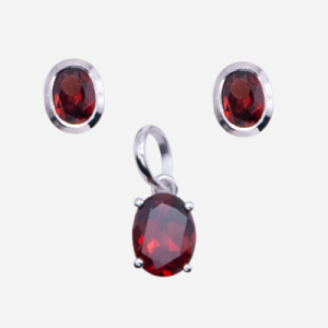Juego de dije y aretes de plata con piedra semi-preciosa granate