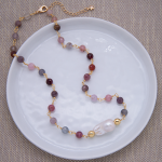 Collar corto de Rainbow Spinel y Perla Núcleo