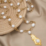 Collar largo de perla cultivada dije de hoja