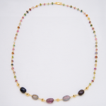 Collar corto de vermail con piedra turmalina