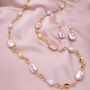 Juego de aretes y collar largo de perla square rosa y perla oval