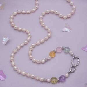 Collar largo de perla oval con 5 piedras semi-preciosas