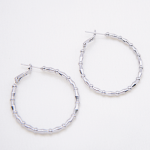 Arracadas de rodio con diseño intercalado