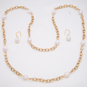 Juego de aretes y collar largo de baño de oro 18k con perla cultivada