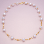 Collar corto de perla cultivadas con bits y óvalos de vermail