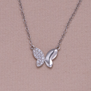 Juego de cadena y dije en plata diseño mariposa con circones