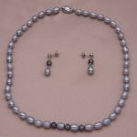 Juego de collar y aretes de perla gris y beads con circones