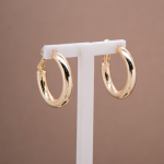 Arracadas tubulares en oro laminado