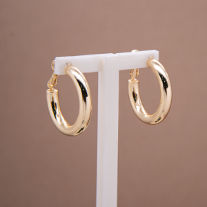 Arracadas tubulares en oro laminado