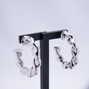 Arracadas grandes de rodio diseño torsal grueso