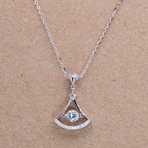 Juego de cadena con dije de plata