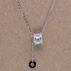 Juego de cadena con dije de barrilito