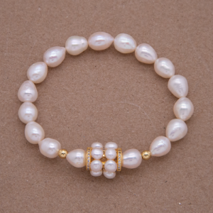 Pulsera de perla oval con barrilito