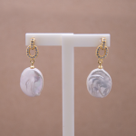 Aretes largos de perla coin y eslabones con circones