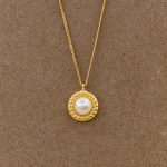 Juego cadena y dije de perla con bisel trenzado