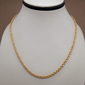 Collar tipo cadena de acero diseño torcido