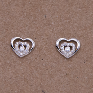 Aretes de silueta corazón doble