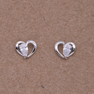 Aretes de corazón con circón en gota