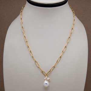 Collar tipo cadena de acero con dije de perla