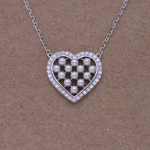 Juego cadena y dije de corazón con perlitas