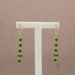 Arracada con tira de cristales verdes