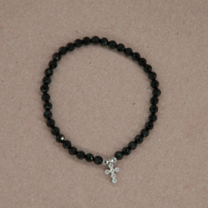 Pulsera de black spinel con dije de cruz