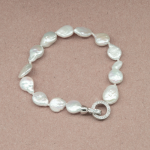 Pulsera de perla con broche con circones