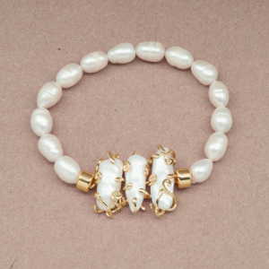 Pulsera con dije de perla biwa