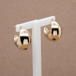 Aretes medianos diseño media luna gruesa