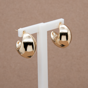 Aretes medianos diseño media luna gruesa