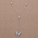 Juego cadena y dije de mariposa y circones biselados