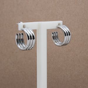 Arracadas medianas triples de rodio