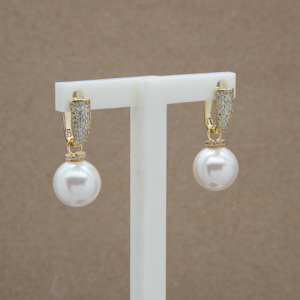 Aretes largos de madre perla