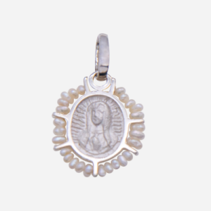 Medalla oval de Virgen de Guadalupe con perlas cultivadas
