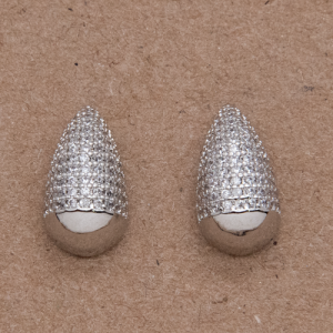 Aretes cortos diseño gota con pavé de circones