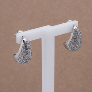 Aretes largos de rodio con pavé e circones