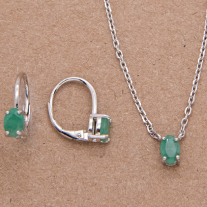 Juego de aretes y collar de esmeralda natural