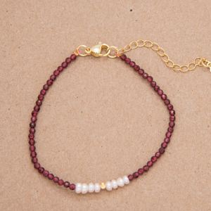 Pulsera de granate con perla