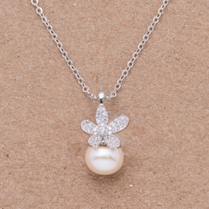 Dije con plata.925 con perla cultivada