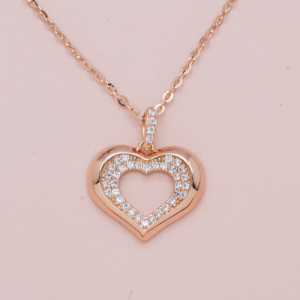 Cadena de plata con baño de oro rosado y dije de corazón