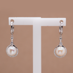 Aretes largos con perla botón