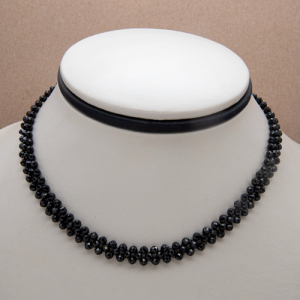 Choker de Black Spinel tejido