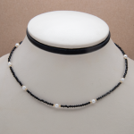 Choker de black spinel y madre perla