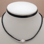 Choker de black spinel con perla natural