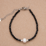 Pulsera de black spinel con perla natural